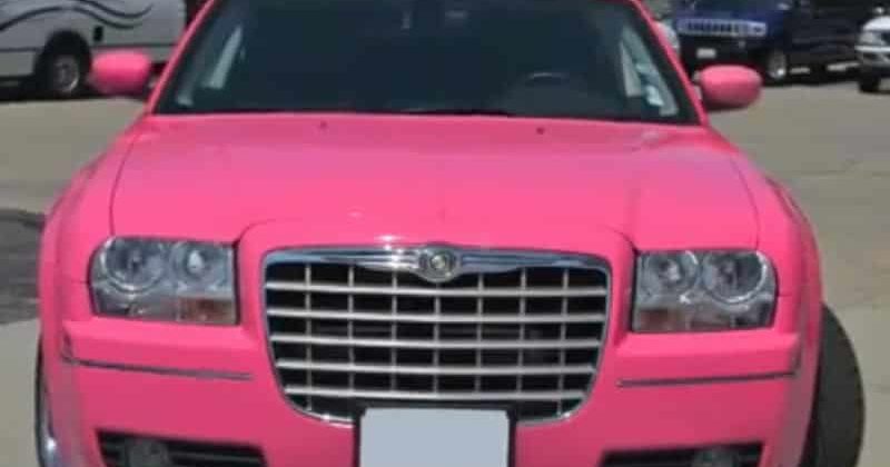 Location de limousine Neufchâteau * Chrysler 300C Pink